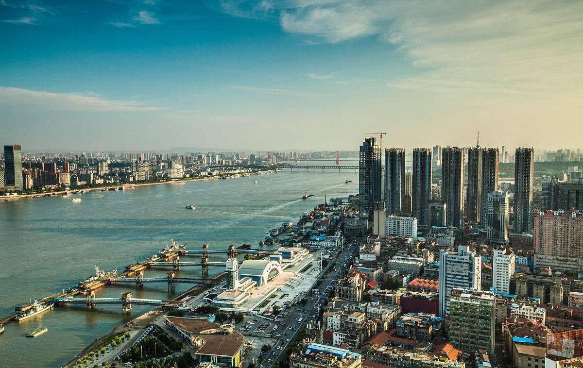 湖北致敬,领导与同胞的深情联结